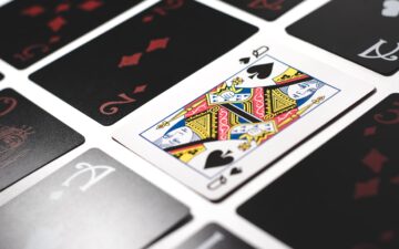 How to Play Mississippi Stud Poker Online: Rules, Strategy, and Odds