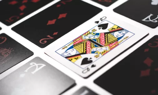 How to Play Mississippi Stud Poker Online: Rules, Strategy, and Odds