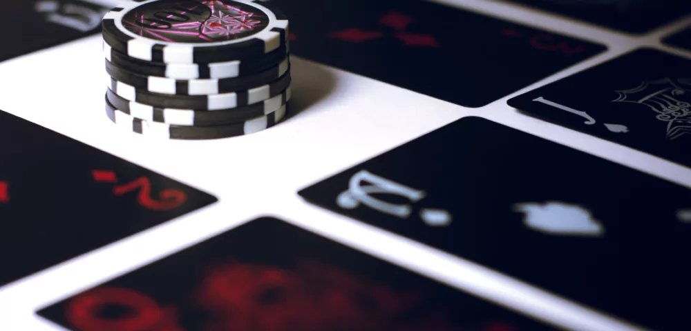 How to Play Let it Ride Poker Online: Rules, Strategy, Odds, and Payouts