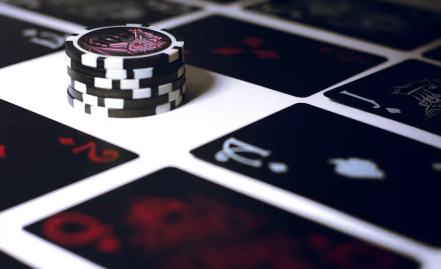 How to Play Let it Ride Poker Online: Rules, Strategy, Odds, and Payouts